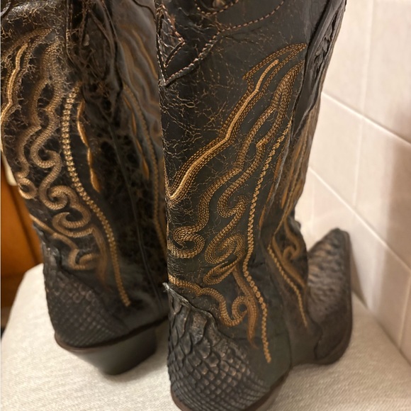 Corral women’s western style tall boot size 9 - Picture 6 of 8